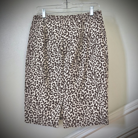 J. Crew No. 2 Linen Pencil Skirt in Leopard Print - Picture 5 of 8